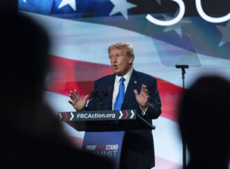 Donald Trump, prima conferinţă de presă după ce juriul l-a găsit vinovat în cele 34 de capete de acuzare. Remarci dure la adresa judecătorului şi critici despre conducerea Biden Donald Trump, prima conferinţă de presă după ce juriul l-a găsit vinovat în cele 34 de capete de acuzare. Remarci dure la adresa judecătorului şi critici despre conducerea Biden