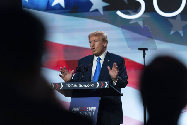 Donald Trump, prima conferinţă de presă după ce juriul l-a găsit vinovat în cele 34 de capete de acuzare. Remarci dure la adresa judecătorului şi critici despre conducerea Biden Donald Trump, prima conferinţă de presă după ce juriul l-a găsit vinovat în cele 34 de capete de acuzare. Remarci dure la adresa judecătorului şi critici despre conducerea Biden
