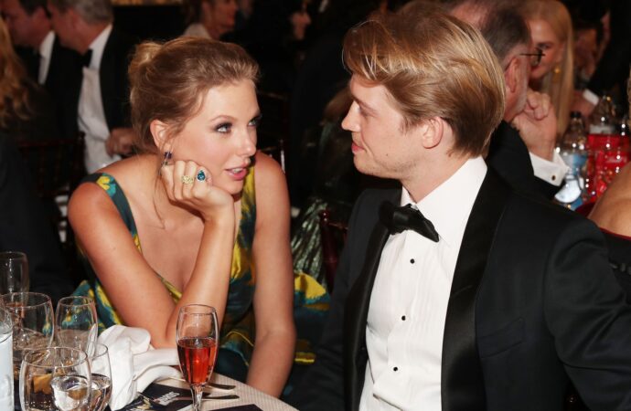 Joe Alwyn vorbește despre despărțirea de Taylor Swift