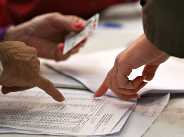 1,15 milioane de tineri români votează pentru prima dată 1,15 milioane de tineri români votează pentru prima dată