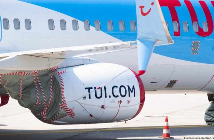 O femeie a rămas șocată de gestul făcut de iubitul ei în avion. Bărbatul s-a întors de la toaletă cu… stewardesa VIDEO