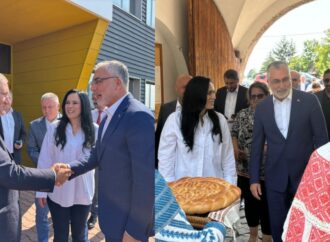Ministrul Muncii Simona Bucura-Oprescu și omologul său din Turcia au vizitat două fabrici din Argeș Ministrul Muncii Simona Bucura-Oprescu și omologul său din Turcia au vizitat două fabrici din Argeș