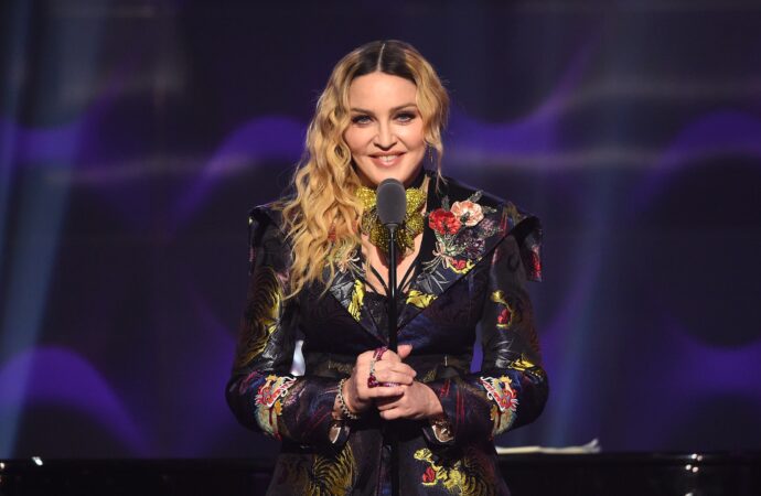 STUDIU. Odată cu înaintarea în vârstă ritmul pieselor începe să devină mai lent. Printre artiștii incluși în studiu sunt Céline Dion sau Madonna STUDIU. Odată cu înaintarea în vârstă ritmul pieselor începe să devină mai lent. Printre artiștii incluși în studiu sunt Céline Dion sau Madonna