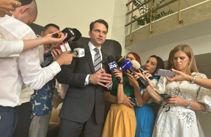Reacția lui Sebastian Burduja, după ce Klaus Iohannis a retrimis Parlamentului legea care impune unor prosumatori obligația de stocare a energiei Reacția lui Sebastian Burduja, după ce Klaus Iohannis a retrimis Parlamentului legea care impune unor prosumatori obligația de stocare a energiei
