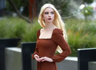 Anya Taylor-Joy a fost desemnată cea mai frumoasă din lume Anya Taylor-Joy a fost desemnată cea mai frumoasă din lume