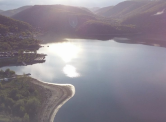 Lacul Cinciș din Hunedoara, litoralul de la munte. Locuri uimitoare, ascunse în împrejurimile sale VIDEO Lacul Cinciș din Hunedoara, litoralul de la munte. Locuri uimitoare, ascunse în împrejurimile sale VIDEO
