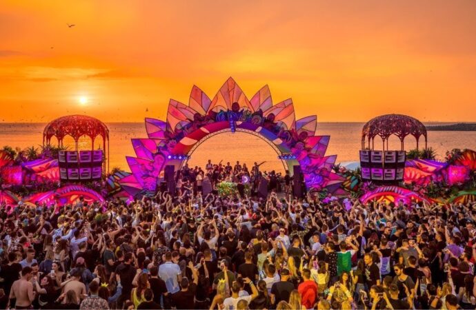 Festivalul Neversea începe astăzi Festivalul Neversea începe astăzi