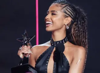 Tyla câștigă premiul pentru ce mai bun artist nou la BET Awards