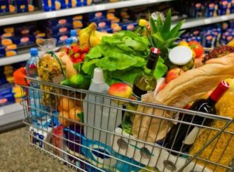 Mii de alimente ar putea avea prețuri MAI MICI din toamnă. Ce ieftiniri îi așteaptă pe români
