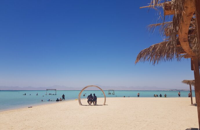 Legi și reguli mai puțin cunoscute pentru turiștii care merg în Egipt, Turcia, Tunisia, Tanzania sau EAU Legi și reguli mai puțin cunoscute pentru turiștii care merg în Egipt, Turcia, Tunisia, Tanzania sau EAU