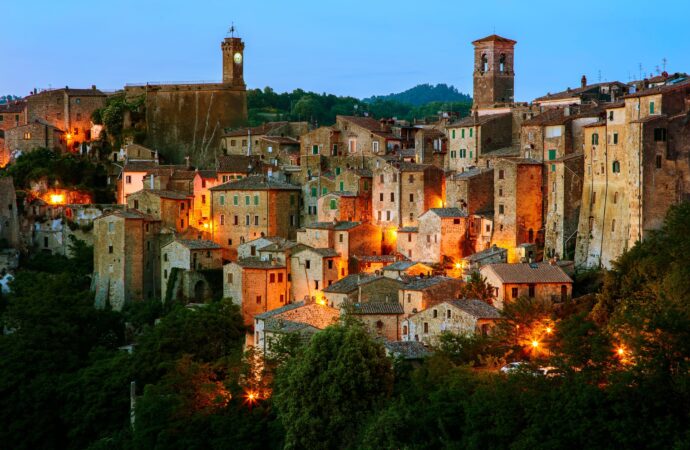 Cele mai spectaculoase așezări rurale din Italia nedescoperite de turiști Cele mai spectaculoase așezări rurale din Italia nedescoperite de turiști