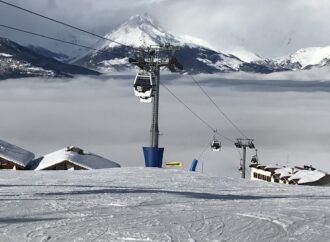 O plimbare cu telecabina într-o stațiune de top din Italia, de trei ori mai ieftină față de Sinaia: „E japcă la prețuri” O plimbare cu telecabina într-o stațiune de top din Italia, de trei ori mai ieftină față de Sinaia: „E japcă la prețuri”