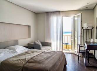 Cresc furturile în hotelurile din Bulgaria. Turiștii iau acasă prosoape, perne, saltele și televizoare: „Au furat seturi întregi de veselă”