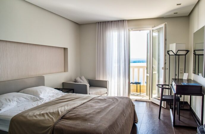 Cresc furturile în hotelurile din Bulgaria. Turiștii iau acasă prosoape, perne, saltele și televizoare: „Au furat seturi întregi de veselă” Cresc furturile în hotelurile din Bulgaria. Turiștii iau acasă prosoape, perne, saltele și televizoare: „Au furat seturi întregi de veselă”