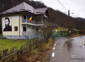 Secretele Drumului regelui din munții Metaliferi. Șosea nouă spre satul natal al lui Arsenie Boca și spre stațiunea Vața Băi