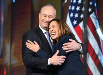 Cum a început povestea de dragoste dintre Kamala Harris și Doug? Cum a început povestea de dragoste dintre Kamala Harris și Doug?