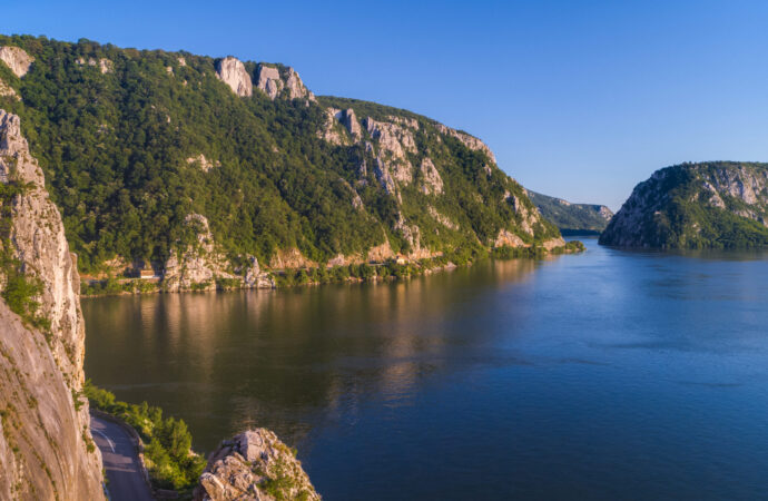 Stațiunea din România denumită „litoralul de la munte”. Alternativa preferată de turiști pentru a fugi de caniculă Stațiunea din România denumită „litoralul de la munte”. Alternativa preferată de turiști pentru a fugi de caniculă