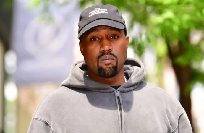 Kanye West era beat când a scris despre DEFCON asupra evreilor Kanye West era beat când a scris despre DEFCON asupra evreilor