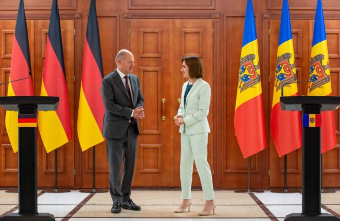 Scholz reafirmă, la Chișinău, sprijinul pentru Republica Moldova /„Rusia încearcă să destabilizeze țara, noi o vom susține cu tot ce putem” Scholz reafirmă, la Chișinău, sprijinul pentru Republica Moldova /„Rusia încearcă să destabilizeze țara, noi o vom susține cu tot ce putem”