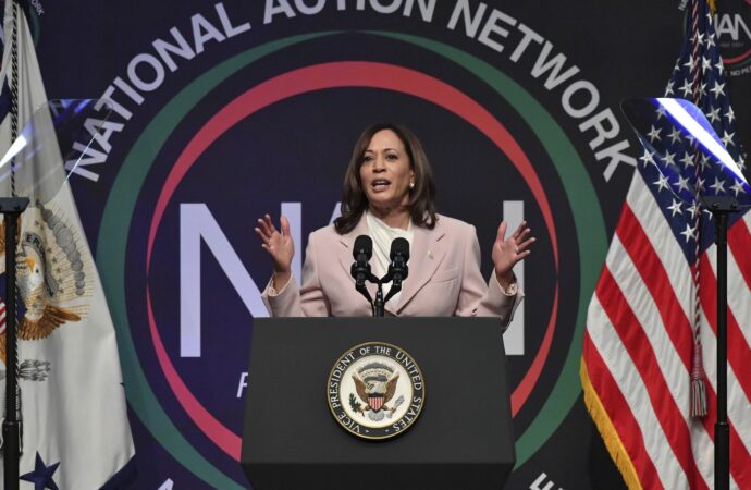 Kamala Harris vrea extinderea la nivel MONDIAL a exporturilor SUA de tehnologii ecologice, prin devansarea Chinei Kamala Harris vrea extinderea la nivel MONDIAL a exporturilor SUA de tehnologii ecologice, prin devansarea Chinei