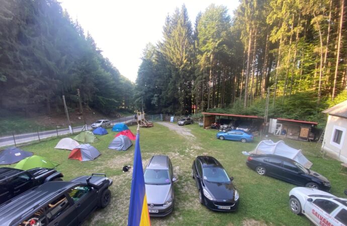 Vă rugăm să RENUNȚAȚI la toate planurile de acces spre Vârful Moldoveanu! Vă rugăm să RENUNȚAȚI la toate planurile de acces spre Vârful Moldoveanu!