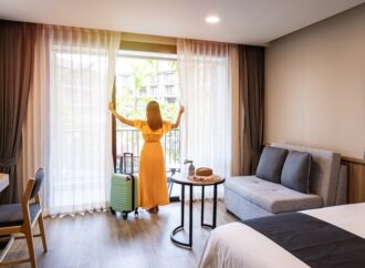 Cele 7 semnale la care trebuie să fiți atenți atunci când vă cazați la un hotel. Ce pot indica lipsa cărucioarelor de bagaje sau modul în care este făcut patul