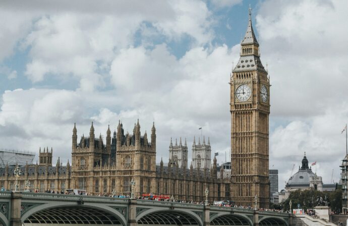 Pățania unei familii de români care s-a cazat la un hotel de 4 stele din Londra. „Nici în cea mai jegoasă pensiune nu ne-ar fi luat așa” Pățania unei familii de români care s-a cazat la un hotel de 4 stele din Londra. „Nici în cea mai jegoasă pensiune nu ne-ar fi luat așa”