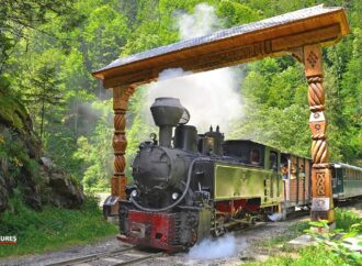 MOCĂNIȚELE ROMÂNIEI. Episodul 1: Aventura unică pe ultima linie forestieră cu abur din Carpați, în Maramureș MOCĂNIȚELE ROMÂNIEI. Episodul 1: Aventura unică pe ultima linie forestieră cu abur din Carpați, în Maramureș