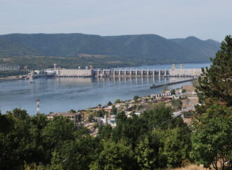 Viitura aduce și vești bune. Energia electrică din surse HIDRO a crescut la un sfert din producția totală. Cu cea eoliană, România este exportator net Viitura aduce și vești bune. Energia electrică din surse HIDRO a crescut la un sfert din producția totală. Cu cea eoliană, România este exportator net
