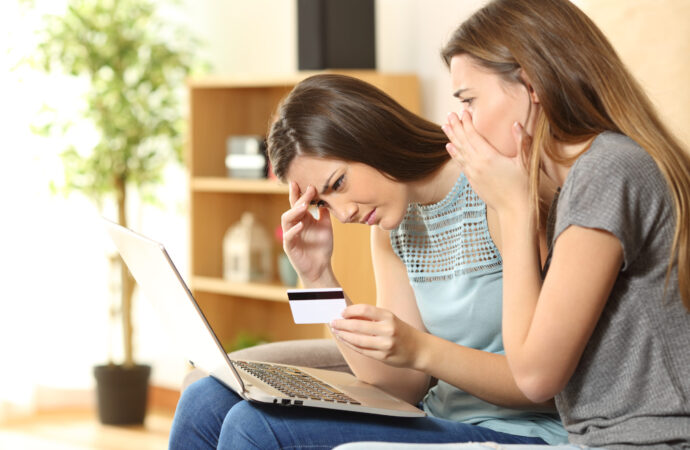 Românii care au CREDITE în lei cu dobândă variabilă, contractate după aprilie 2019, vor scoate mai mulți bani din buzunar