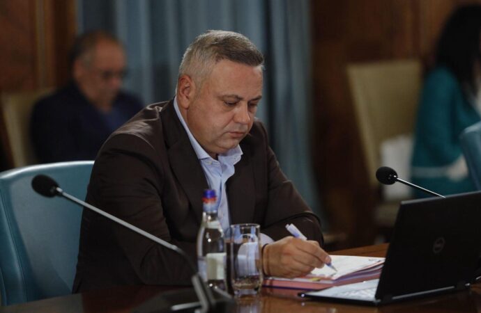 Ministrul Agriculturii, Florin Barbu, PRECIZĂRI pentru fermierii cu datorii. Cum pot să-și amâne ratele și să beneficieze de reduceri Ministrul Agriculturii, Florin Barbu, PRECIZĂRI pentru fermierii cu datorii. Cum pot să-și amâne ratele și să beneficieze de reduceri
