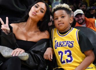 Kim Kardashian și-a lăsat fiul de 8 ani să aibă canal de YouTube Kim Kardashian și-a lăsat fiul de 8 ani să aibă canal de YouTube