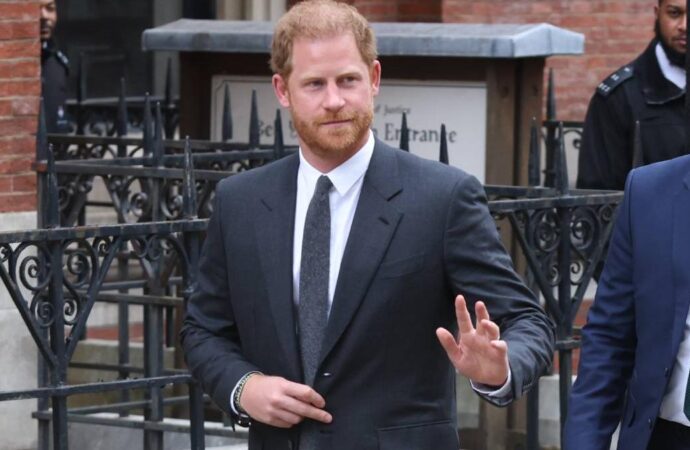 Harry nu se întoarce în Familie doar dacă William își cere scuze