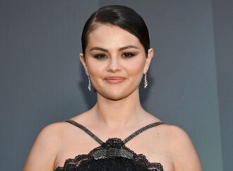 Selena Gomez se alătură listei miliardarilor Selena Gomez se alătură listei miliardarilor