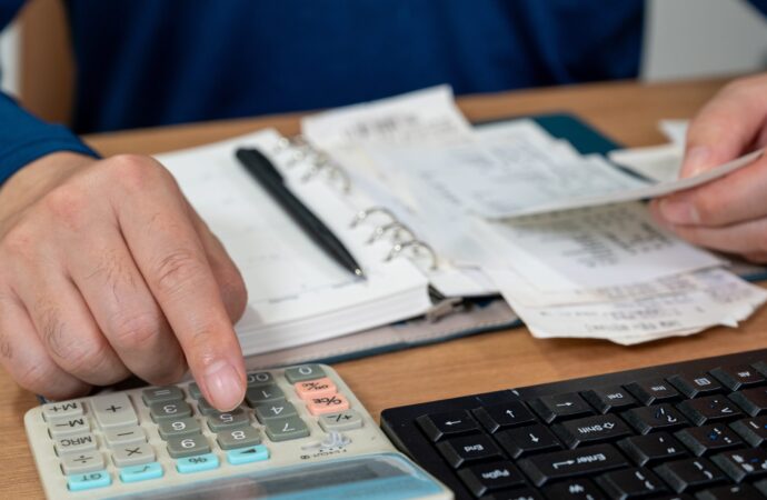 Noua amnistie fiscală pentru persoane fizice și juridice a fost deja modificată. Cele mai importante schimbări care îi privesc pe contribuabili Noua amnistie fiscală pentru persoane fizice și juridice a fost deja modificată. Cele mai importante schimbări care îi privesc pe contribuabili