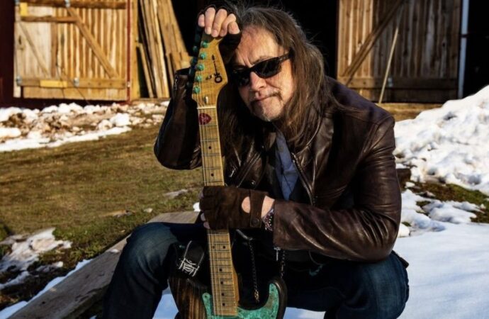 Jake E Lee a fost împușcat în timp ce își plimba câinele