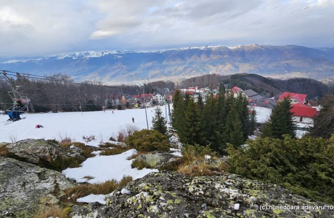 Cât costă un sejur de sărbători la Straja, stațiunea montană cea mai populară din vestul României