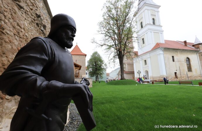 Cetatea medievală a sașilor din Orăștie, renăscută în ținutul dacilor și romanilor