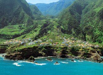 Unde pui pin-ul pe hartă? În Madeira, supranumită „Hawaii-ul Europei” Unde pui pin-ul pe hartă? În Madeira, supranumită „Hawaii-ul Europei”