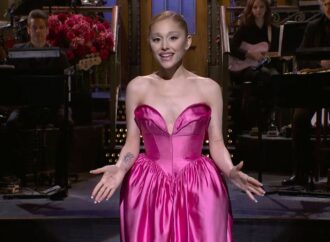 Ariana Grande a cucerit lumea cu un show la Saturday Night Live Ariana Grande a cucerit lumea cu un show la Saturday Night Live