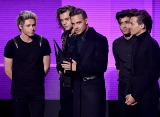 Cele cinci albume One Direction au revenit în top 40 în UK Cele cinci albume One Direction au revenit în top 40 în UK