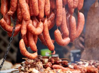 Mare parte din cârnații VÂNDUȚI în magazinele din România vor proveni dintr-o țară sud-americană Mare parte din cârnații VÂNDUȚI în magazinele din România vor proveni dintr-o țară sud-americană