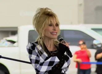 Dolly Parton donează 1 milion de dolari pentru victimele Helene Dolly Parton donează 1 milion de dolari pentru victimele Helene