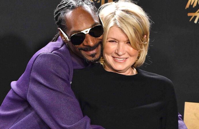 Snoop Dogg și Martha Stewart lansează colecția „Hold the Phone”