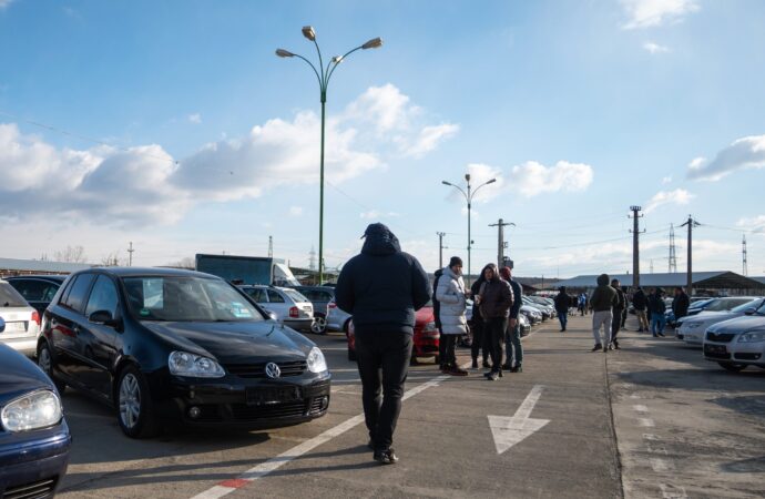 Mașinile urmează să se scumpească în 2025. Obiectivele UE de tranziție la energia verde nu au putut fi adoptate de producătorii auto în timp util Mașinile urmează să se scumpească în 2025. Obiectivele UE de tranziție la energia verde nu au putut fi adoptate de producătorii auto în timp util