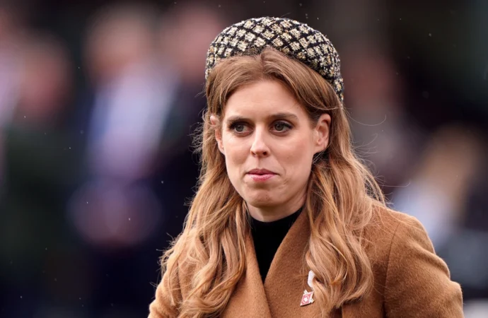 Prințesa Beatrice anunță că este însărcinată cu al doilea copil Prințesa Beatrice anunță că este însărcinată cu al doilea copil