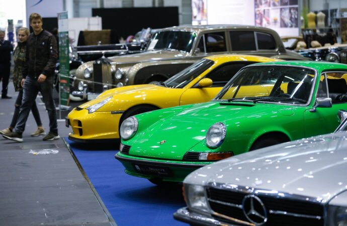 Producătorii auto germani planifică reduceri de COSTURI după scăderea vânzărilor în CHINA Producătorii auto germani planifică reduceri de COSTURI după scăderea vânzărilor în CHINA