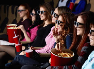Mai multe cinematografe britanice își urmăresc spectatorii cu A.I. Mai multe cinematografe britanice își urmăresc spectatorii cu A.I.
