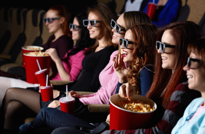 Mai multe cinematografe britanice își urmăresc spectatorii cu A.I. Mai multe cinematografe britanice își urmăresc spectatorii cu A.I.