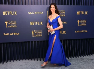 Anne Hathaway joacă în adaptarea cărții „Verity” de Colleen Hoover Anne Hathaway joacă în adaptarea cărții „Verity” de Colleen Hoover